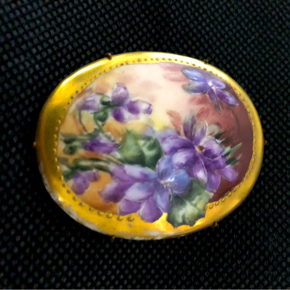 Victorian Porcelain Hand painted Brooch. Lovely piece.